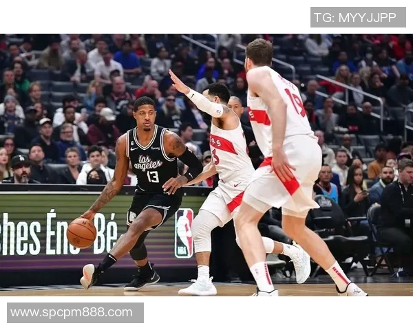 快船战胜猛龙，莱昂纳德表现出色